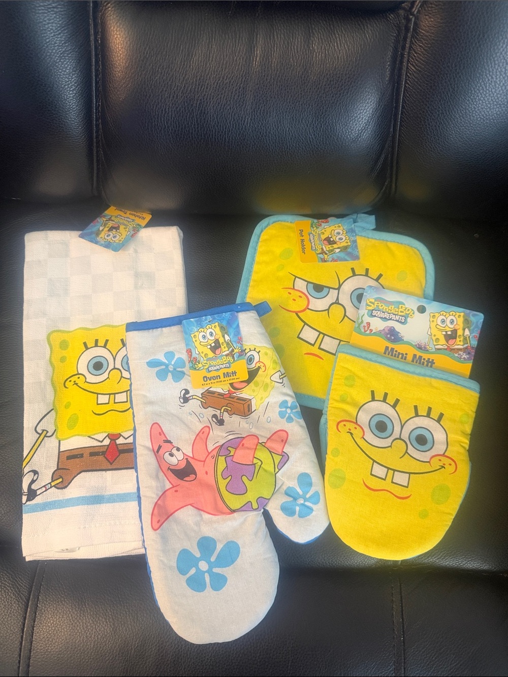 SpongeBob SquarePants Kitchen Towel, Oven Mitt, Mini Mitt & Pot Holder
